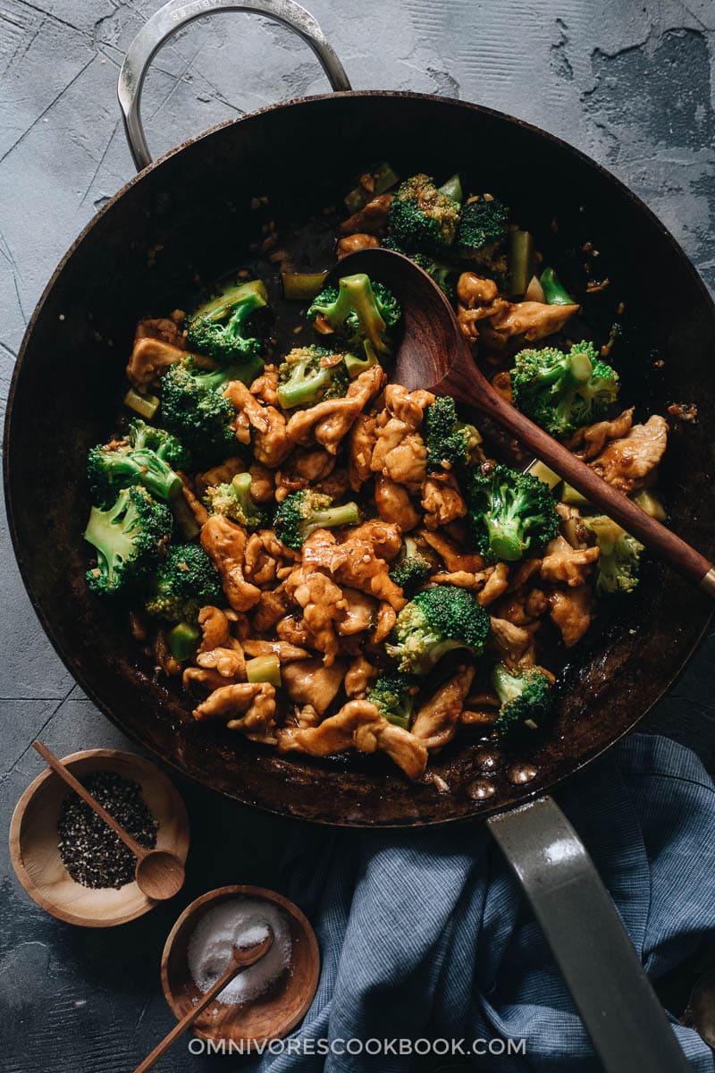 Stir fried chicken with broccoli