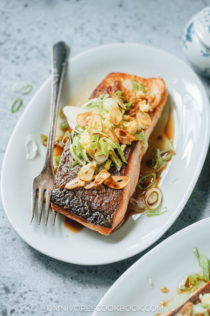 Crispy salmon with ginger soy sauce