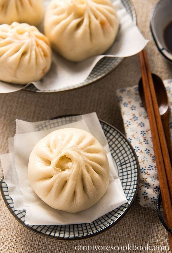 Addictive Kimchi Pork Steamed Buns | omnivorescookbook.com